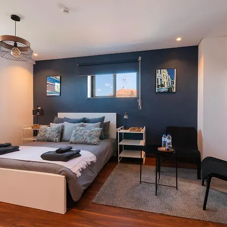 Гостевой дом 7min To Uni Se-velha - Ac - Work Desk - 300mbs Wifi - 9 Коимбра