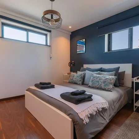 7min To Uni Se-velha - Ac - Work Desk - 300mbs Wifi - 9 4* Коимбра