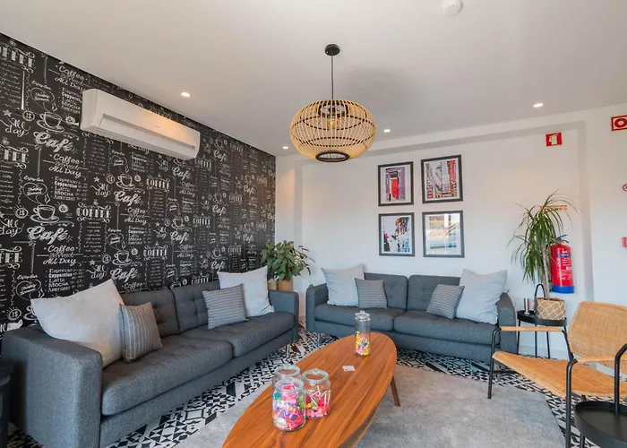 7min To Uni Se-velha - Ac - Work Desk - 300mbs Wifi - 9 3* Coimbra